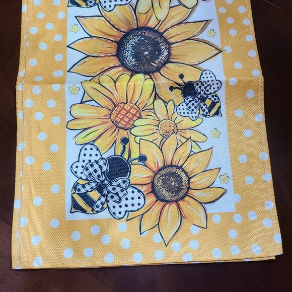 Floral Table Runner Spring Summer Bee Decor Cottage Farmhouse Decorative Cloth - Picture 3 of 9